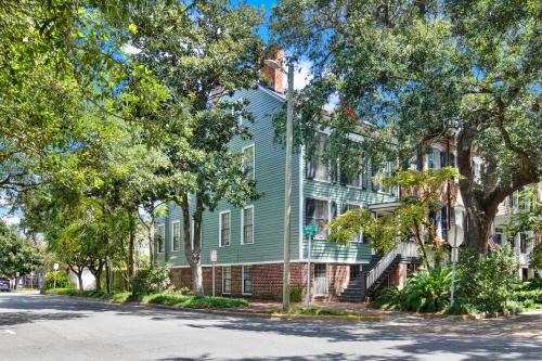 Mint Julep Estate - image 2