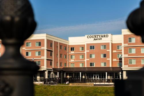 Courtyard by Marriott Rome in Rome, USA