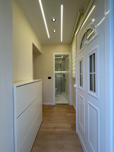 Couple's Modern Apartment