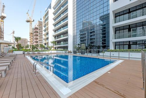 Vibrant Studio Your Perfect Stay Awaits, Дубай