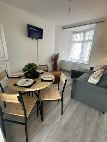 Modern 2 Bed in croydon, Croydon (zdjęcie 2)