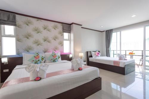 THE CHIC PATONG