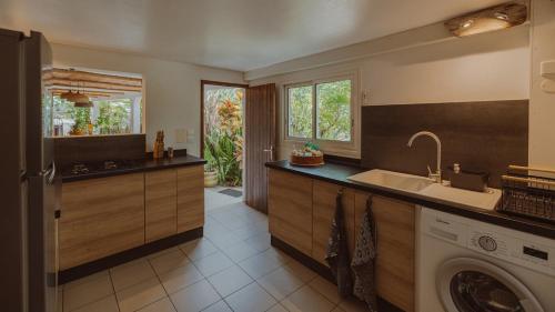 Κουζίνα, Beach apartment, Ti Clé de Lo (Beach apartment, Ti Cle de Lo) in Πουάντ-Νουάρ