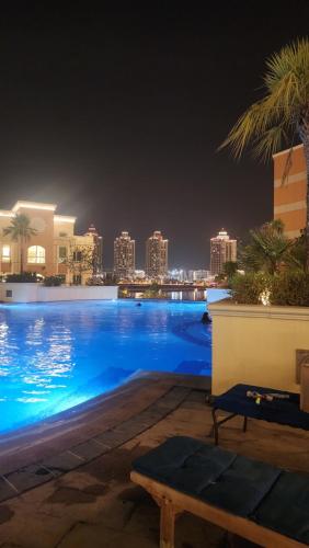 Swimming pool, Pearl of Viva Bahriya luxury studio in The Pearl