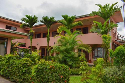 Unterkunft von außen, Hotel La Choza Inn in La Fortuna