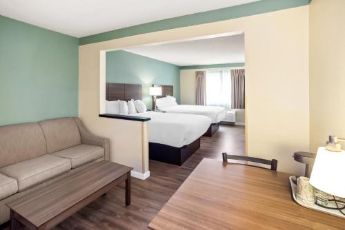 GuestHouse Inn and Suites Kelso Longview