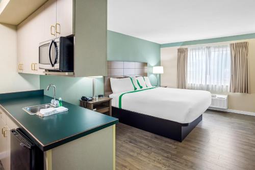 GuestHouse Inn & Suites Kelso/Longview - image 11