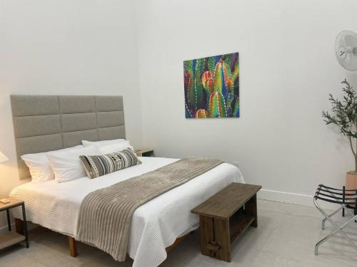 ห้องน้ำ, 3 Bedroom Industrial Loft, shared Pavilion & Yard near ศูนย์เอที&ที