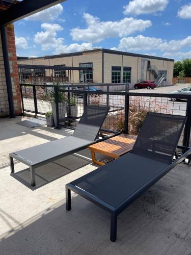 บริการและสิ่งอำนวยความสะดวก, 3 Bedroom Industrial Loft, shared Pavilion & Yard near ศูนย์เอที&ที