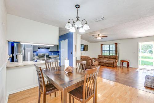 Quiet and Convenient Tallahassee Home, 4 Mi to Lake! in Perkins