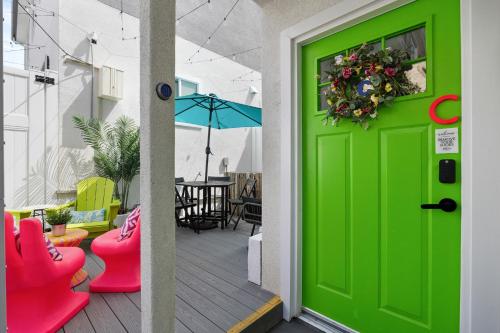 C - 3BR NoHo Pad 15m to Universal with Patio, Grill, Parking, & Games - FIFA World Cup SoFi