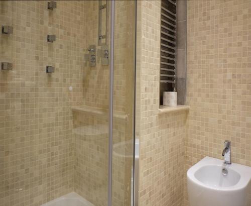 Hotel Renaissance - image 4