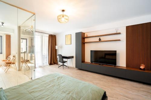 Central Riverside Studio 71 plus free parking, Bukareszt