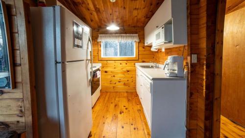 Muskoka Lakeview Cottage - Pier 100 #40 in Windermere (ON)