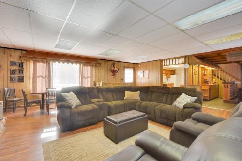 Serene Saxton Lodge 7 Mi to Lake Raystown! in Johnstown (PA)