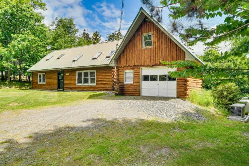 Luxe Pet-friendly Moosehead Lake Cabin with Deck! - image 7