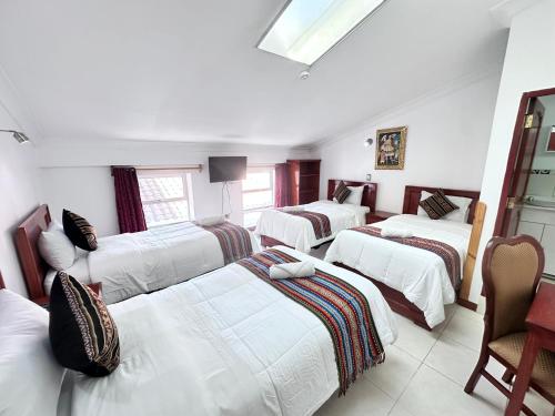 4 twin beds