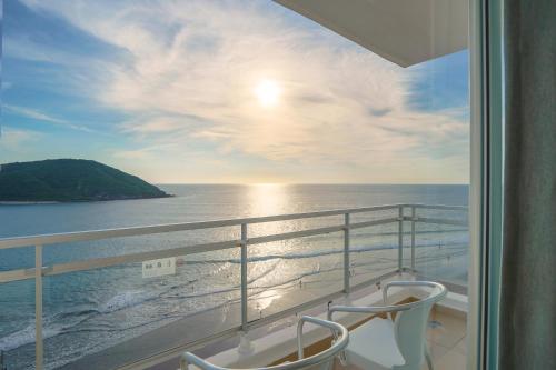 Pacific Palace Beach Tower Hotel in มารีนา มาซัตลัน