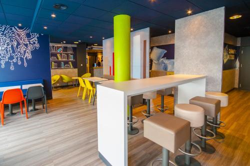 Restaurante, ibis budget Courbevoie Paris La Défense 1 in La Defense