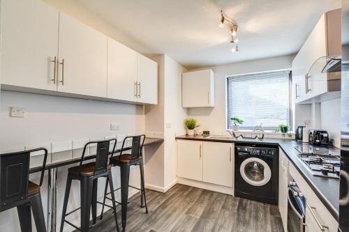 New 3 bedroom stylish home with drive & garden, Manchester (fotografie 10)