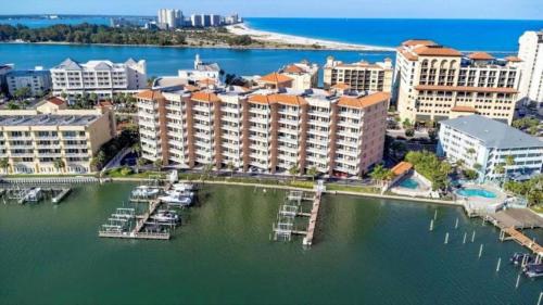 Luxury 5 Star Condominium Water Front 3 Beds 2 Bath Pool Hot-Tub Beach And City Views in Clearwater Beach, USA