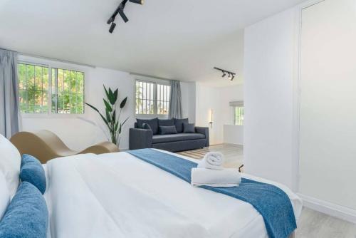 Indigo - Duplex 1-BR Apt with Terrace & Garden in Batroun, Al Ḩulwah (photo 10)