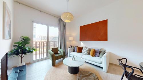 Vacationer Holiday Homes l Upgraded 1 Bedroom l near Circle Mall in JVC, Dubai (photo 8)
