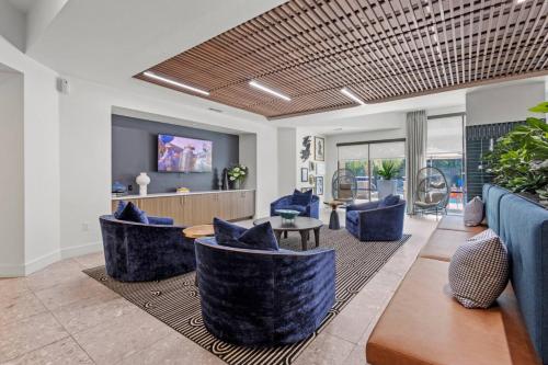 Sunlit Suite w Resort Pool - Gym by Midtown Blvd in Vickery Meadow
