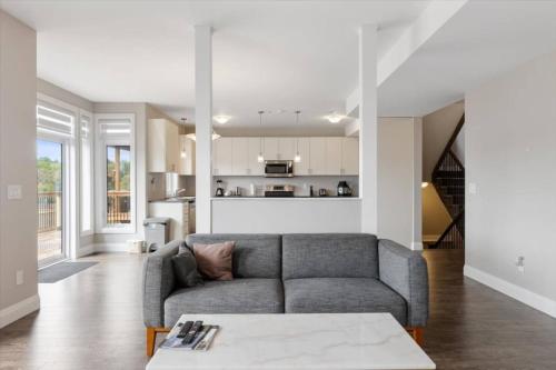 Relaxing Retreat Office, Patio, Nature and Netflix · Castleton