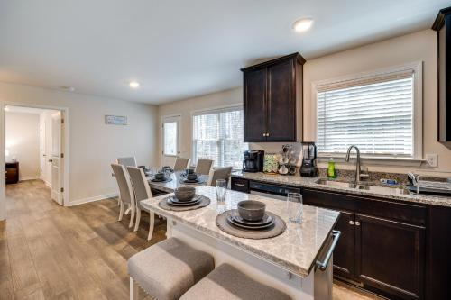 Pet-Friendly Home Spacious Yard and Community Perks in ไพนีย์พอยต์ (แมรีแลนด์)