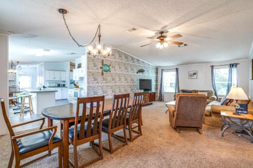 5 Mi to Homosassa Springs Park: Home w/ Yard! in Homosassa (Florida)
