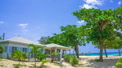 Aqua Verde- Burbon Beach Club photo 5