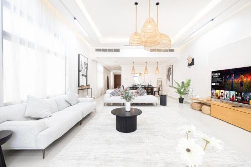 Al Bandar Luxury Villa with private pool - Al Dana Island Fujairah in 查伊拉城中心