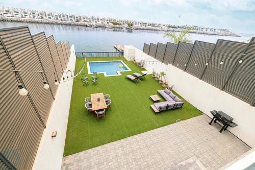 Al Bandar Luxury Villa with private pool - Al Dana Island Fujairah in 查伊拉城中心