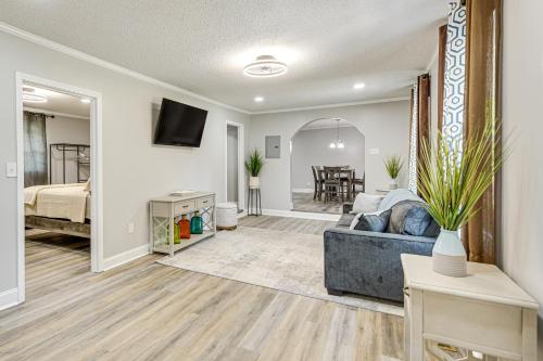 Private Deck and Yard Home 3 Mi to Dtwn Sanford! in Sanford