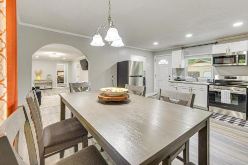 Private Deck and Yard Home 3 Mi to Dtwn Sanford! in Sanford