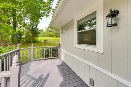Private Deck and Yard Home 3 Mi to Dtwn Sanford! in Sanford
