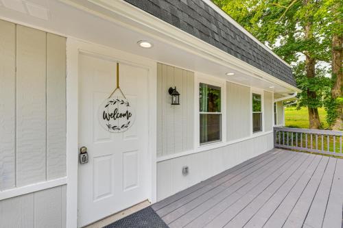 Private Deck and Yard Home 3 Mi to Dtwn Sanford! in Sanford