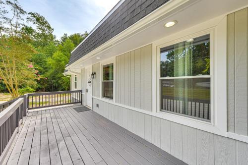 Private Deck and Yard Home 3 Mi to Dtwn Sanford! in Sanford