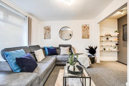 New 3 bedroom stylish home with drive & garden, Manchester (fotografie 6)