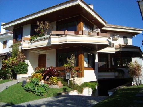 Casa em Jurerê Internacional próximo ao mar Reveillon disponível