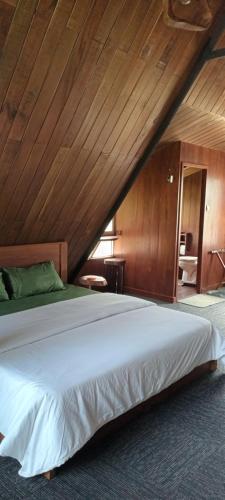 The Bridge View Cabin in Maskeliya