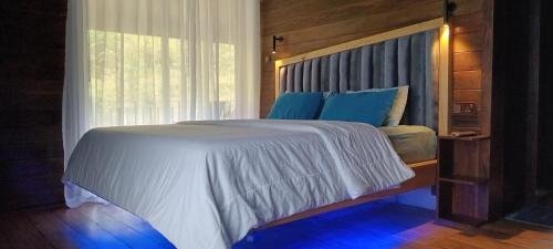 The Bridge View Cabin in Maskeliya