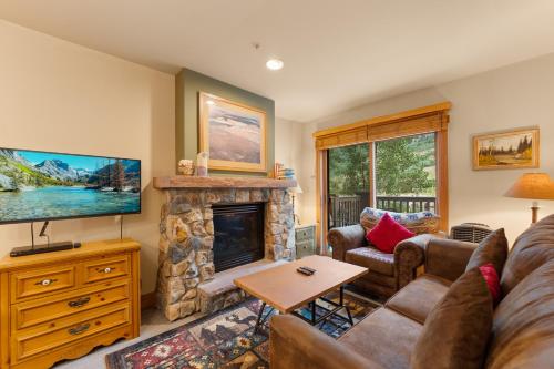 Expedition Station 8574 by Summit County Mountain Retreats