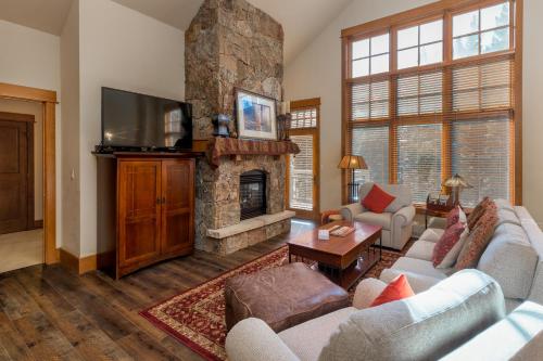 Lone Eagle 3052 by Summit County Mountain Retreats