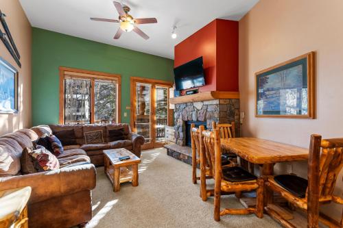 Arap Ldg 8101 by Summit County Mountain Retreats