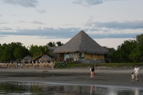 Las sevillanas beach hotel y restaurante in Manzano No 1