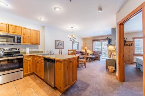 Expedition Station 8581 by Summit County Mountain Retreats