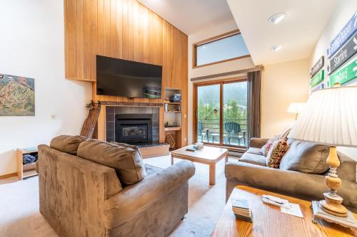 Ski Run 412 by Summit County Mountain Retreats