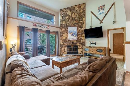 Snowdance Manor 405 by Summit County Mountain Retreats